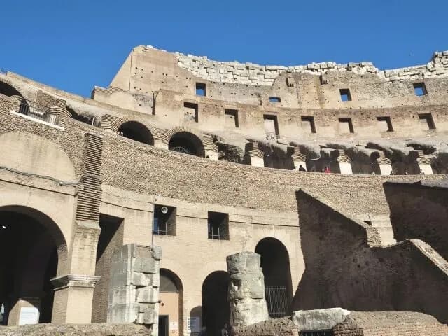 【謎】古代ローマ「コンクリートで橋やドーム作ってました。上下水道完備してました」←滅んだ理由