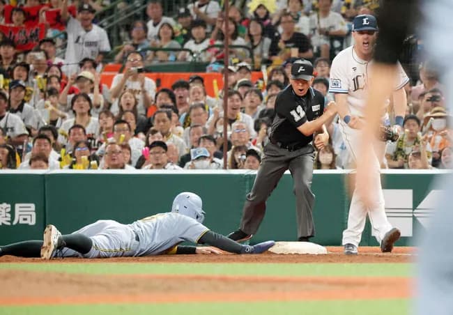 【阪神】佐藤輝明、痛恨の一塁けん制死を猛省「しっかり反省してまた…それだけです」右翼守備で拙守も