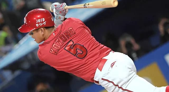 カープ小園、巨人井上から先制2点タイムリー！ショートスタメン起用に応える一打！！