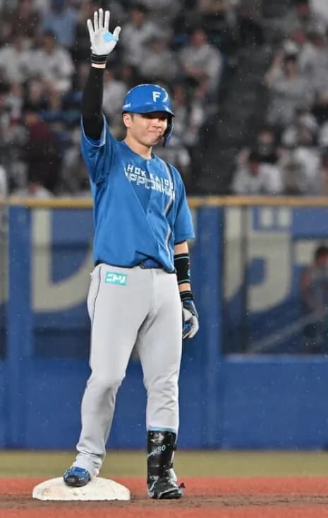【日本ハム】郡司裕也が先制7号ソロに続いて2点二塁打「達さん、ボール球が多いですよ。バックにお任せください」