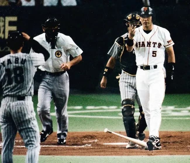 むかし清原が藪からデッドボール受けて指三本立ててたけど