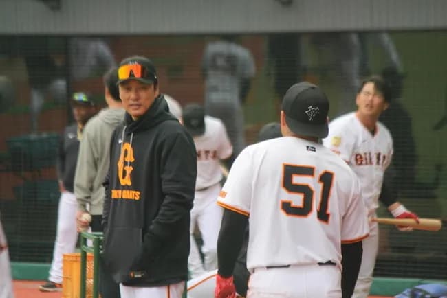 【巨人】浅野翔吾、李承燁臨時コーチから熱血指導「しっかり踏み込んだ方が飛ぶ」打撃の動き改良