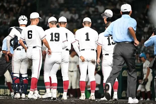 【悲報】甲子園で負けた高校が握手拒否！！スポーツマンシップに反すると大炎上