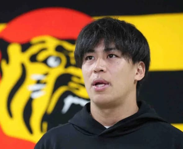 残留決意の阪神・植田が2年契約でサイン「これまで以上に頑張る」　藤川監督から「よろしくね」