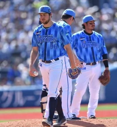 DeNAバウアー、1回0/3投げ7失点の来日最短KO「自分の中では粘り強く投げていたつもり。打球が弱いのにヒットになる不運が連続しただけ」