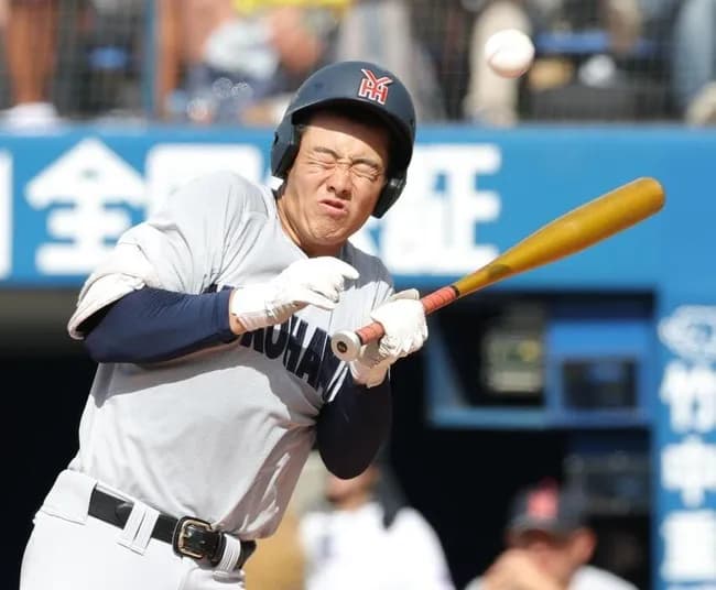 【悲報】高校野球決勝であわや乱闘　死球でバット叩きつけてガン付け
