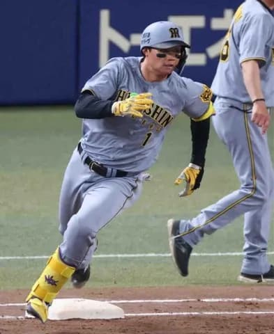 阪神・森下　延長11回ダメ押し2点二塁打「1点と3点だと全然違う」　22日左膝に自打球も先発フル出場