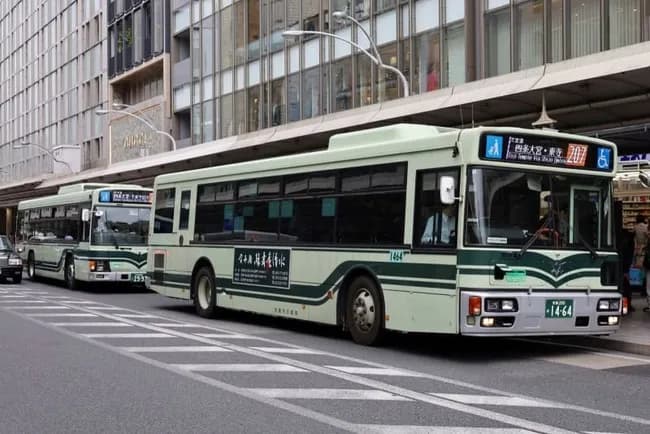 【悲報】バス運転手さん、1150円の運賃から1000円をポケットに入れ退職金1211万円を失う