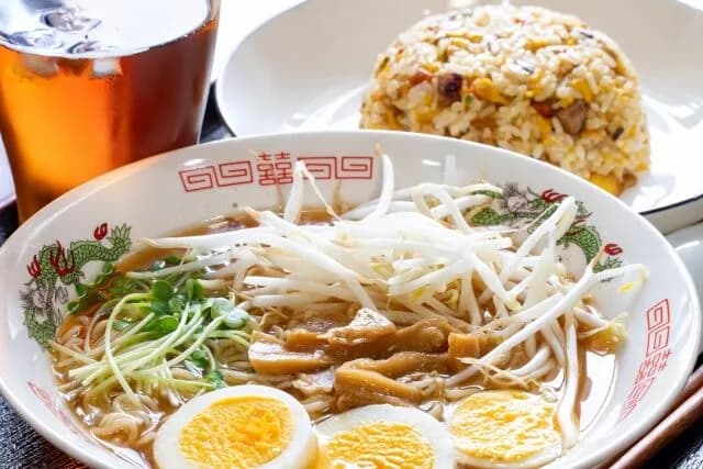 スーパーのもやし←20円　ラーメン屋のもやし←100円
