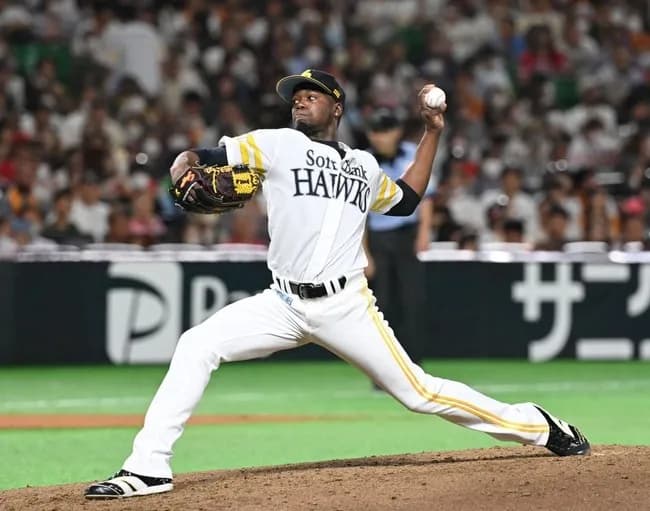 SB小久保裕紀監督、モイネロに反抗される