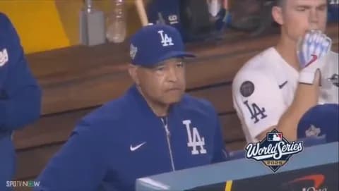 【悲報】ロバーツ監督、大谷の盗塁失敗でブチ切れwwwwwwww