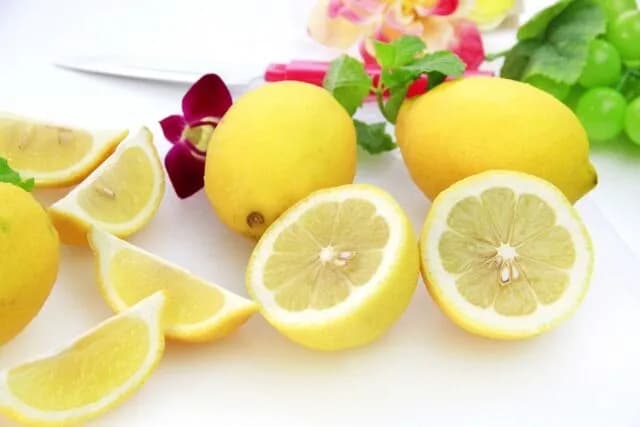 「カットレモン入れると美味いもの」←何想像した？