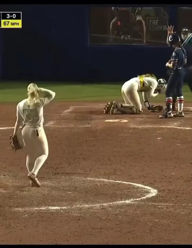 【悲報】女子ソフトボールで珍投球wwwwwwwwwwwwwwwwwwwwwwwwwwwwwwwwwww