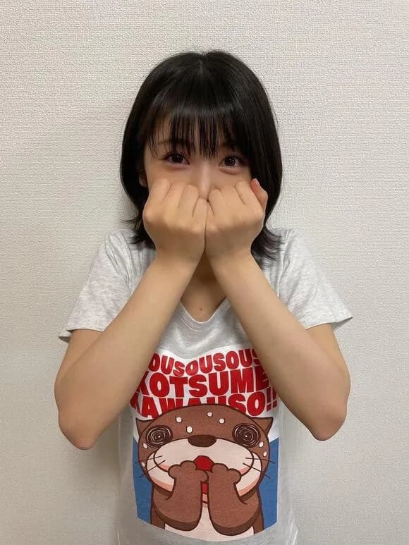 【画像】浜辺美波ちゃんの攻撃力高そうな肘ｗｗｗｗｗｗｗｗｗｗｗ