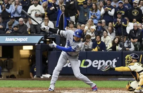 大谷翔平さん、インスタで山本由伸称賛画像と自身の自虐ショットを立て続けに公開