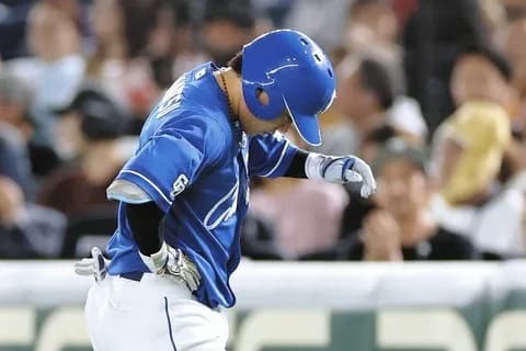 中日村松、途中交代　アクシデントの可能性も