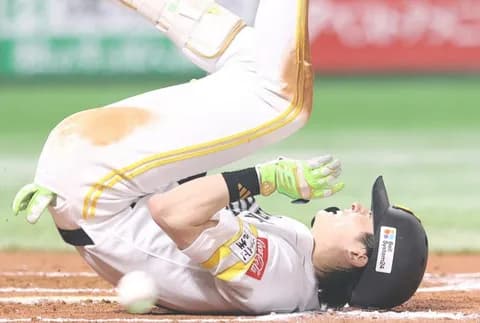 周東、権田を気遣う