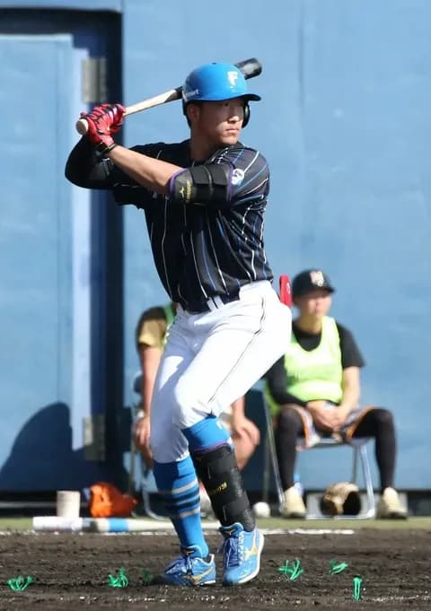 日本ハム「北のロマン砲」有薗直輝が巨人・戸郷から豪快な一発　2試合連発リーグ単独トップの7号ソロ