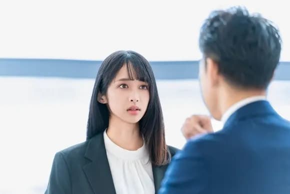 【悲報】女上司「ちゃんとシャツ洗ってる？臭いひどいよ？」ワイ「大丈夫です・・・・」