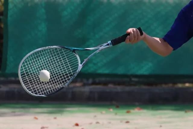 ソフトテニスとかいう学生に人気なのに大人は誰もやってないスポーツwwwwwwww