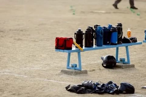 子どもの部活動「フルサポート」に保護者が悲鳴「野球部には入らないで」　「送迎」「引率」「お茶係」の重圧