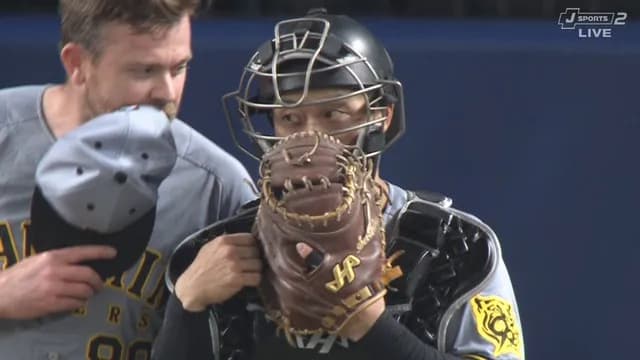 阪神、緊急昇格のビーズリーが痛恨のサインミスでサヨナラ負け