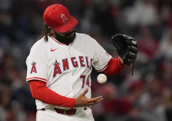 エ　ン　ゼ　ル　ス　、　7　連　敗　