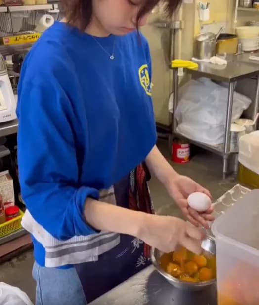 【動画】ぐうかわ女さんの炒飯、美味しそうｗｗｗｗｗｗｗｗ