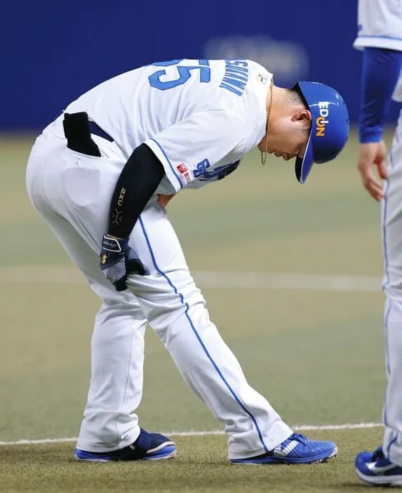 中日・細川成也は『右ハムストリングスのコンディション不良』と診断 一塁へ全力疾走、ベース手前で失速し途中交代