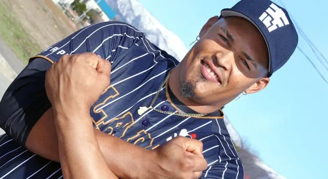 元カープバティスタ、2打席連続HR＆4安打4打点の大暴れｗｗｗ【北海道フロンティアリーグ】