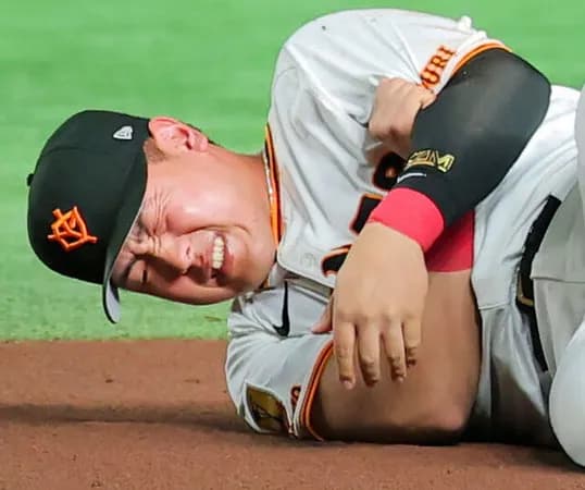 岡本和真、再度診察を受け「左肘の靱帯損傷」 全治3か月程度の見込み
