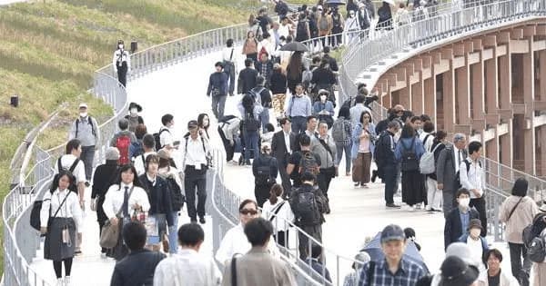 【朗報】大阪万博の大屋根リングさん、排水が不十分で羽虫が大量発生
