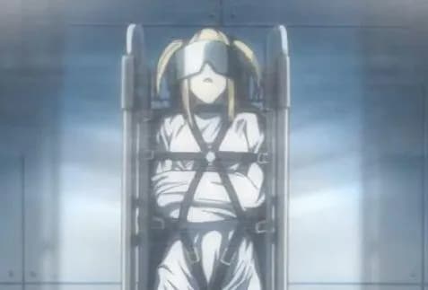 【悲報】デスノートのミサミサ、この状態で2ヶ月間拘束される・・・・・・・・・