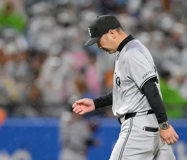 巨人・阿部監督「細かいミスが出ちゃったから。流れをつかめなかった」　一、二回はバント失敗、五回は走者・キャベッジの体に打球が当たる