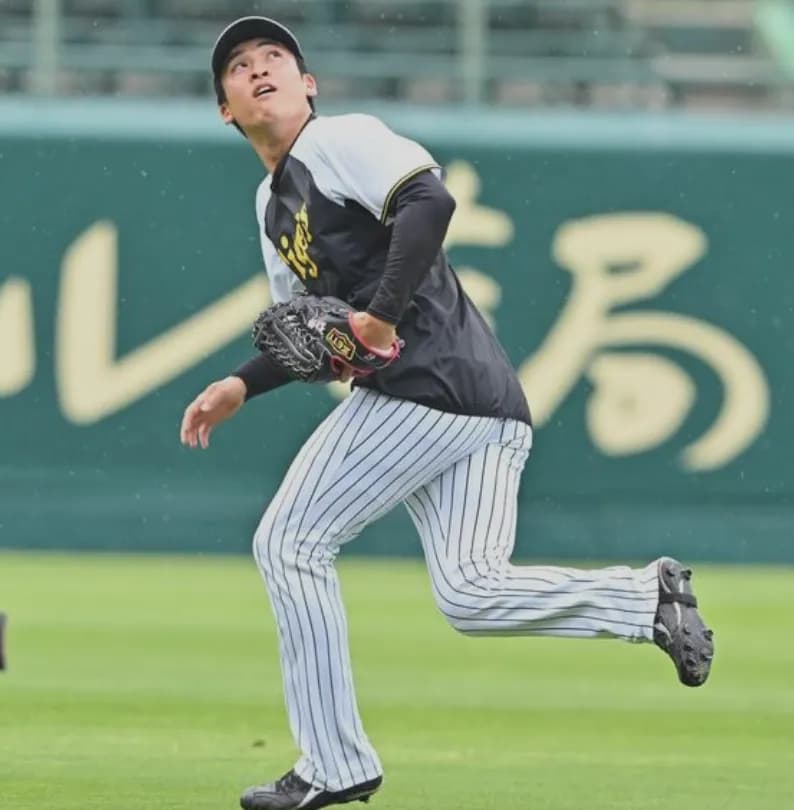 高寺、最短で昇格 レフト争いが激戦すぎるwwwwwww