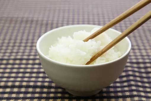 【悲報】農水相「備蓄米30万トン放出したのに流通しない、大変な問題だ！」