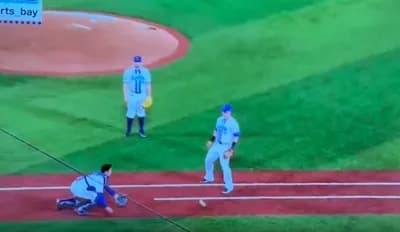 トレバー・バウアーさん「（味方の落球に）…OMG😔」