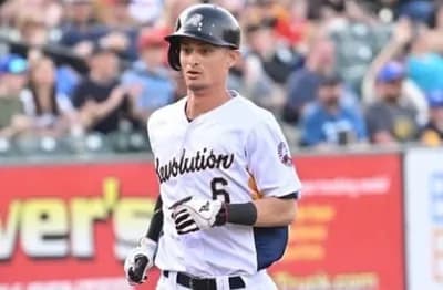 元DeNA乙坂、マリナーズとマイナー契約