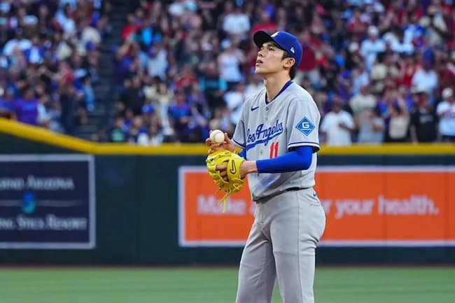 【謎】佐々木朗希ストレート平均球速　22年158.3→23年159.0→24年155.8→25年MLBでは152前後
