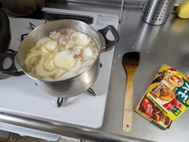 【画像】わいくん、母の日なのでカレー🍛を作る。