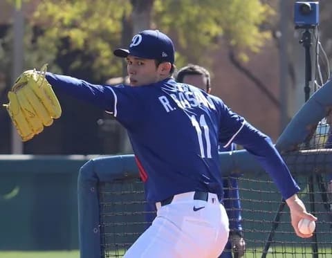 佐々木朗希は「別人」米大物記者が懸念「怪我しているのか」…カーショーら復帰、状態次第で「マイナー行き」