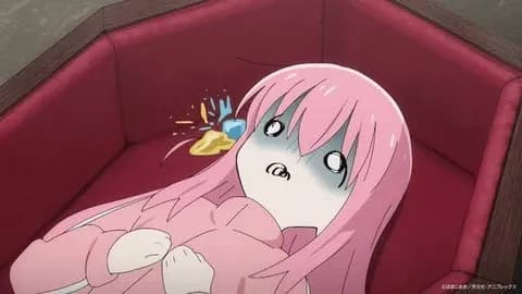 【画像】後藤ひとり、ビキニ姿にさせられる