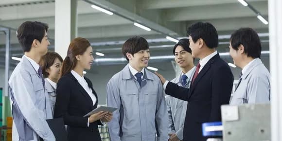 【悲報】日本人「ブルーカラー？底辺やんｗｗｗ」←これおかしくね？