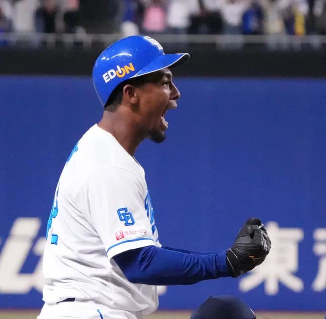 【中日】８回代打ブライト、適時三塁打で貴重な追加点　井上監督「ここぞのBK」異名つける