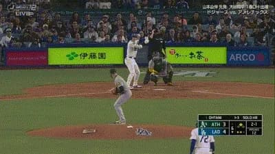 大谷翔平、第四打席で2試合ぶりのマルチ安打となる内野安打！！！！！！！