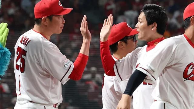 カープ栗林＆ハーンがダブル守護神！新井監督「9回は固定せずに併用で」【監督談話】