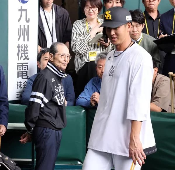 王会長、秋広に辛口エール「体の割にはおとなしい打ち方するね」