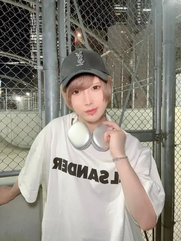 【画像】加工しまくり弱男さん、マッチングアプリと実物が別人すぎてディズニーで置き去りにされる・・・