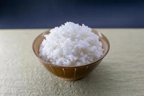 JA「ご飯50円。サンドイッチ350円」→シンクタンク「比較するなら『ご飯57円、食パン1枚48円』だろ」