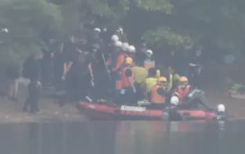 【悲報】墜落した自衛隊機、隊員の「体の一部」発見・・・・・・